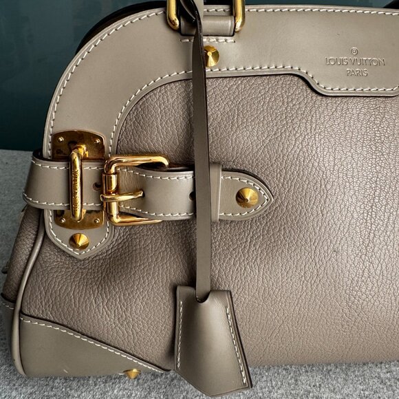 Purse by Louis Vuitton - Picture 3 of 16